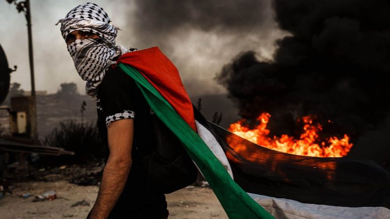 DEBER DE PALESTINA.- La Resistencia Nacional Palestina purga a los colaboradores sionistas en la Franja de Gaza